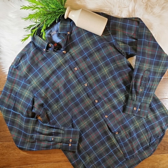 Izod Other - NEW IZOD Plaid Button Down Shirt | small